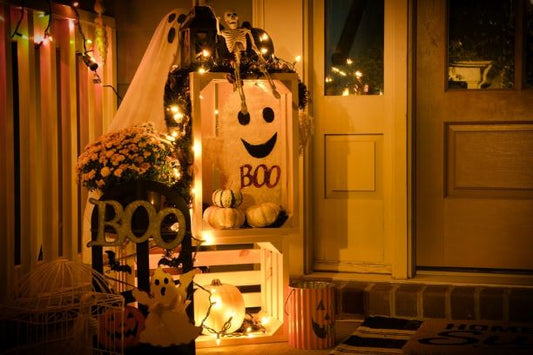 10 Trendy And Spooky Halloween Bedroom Decor Ideas