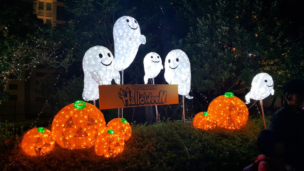10 Trendy And Spooky Halloween Bedroom Decor Ideas